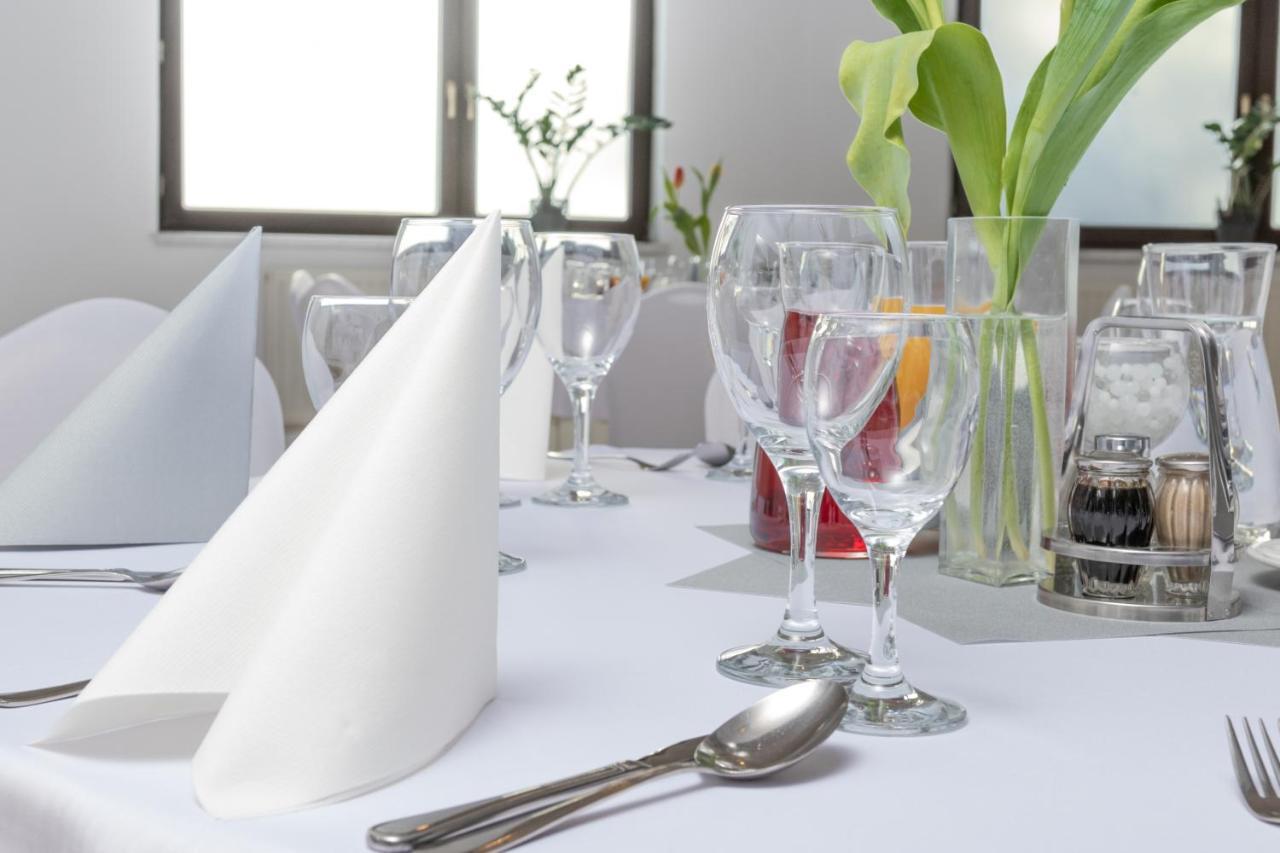 ויסלאו Hotel Vestina מראה חיצוני תמונה