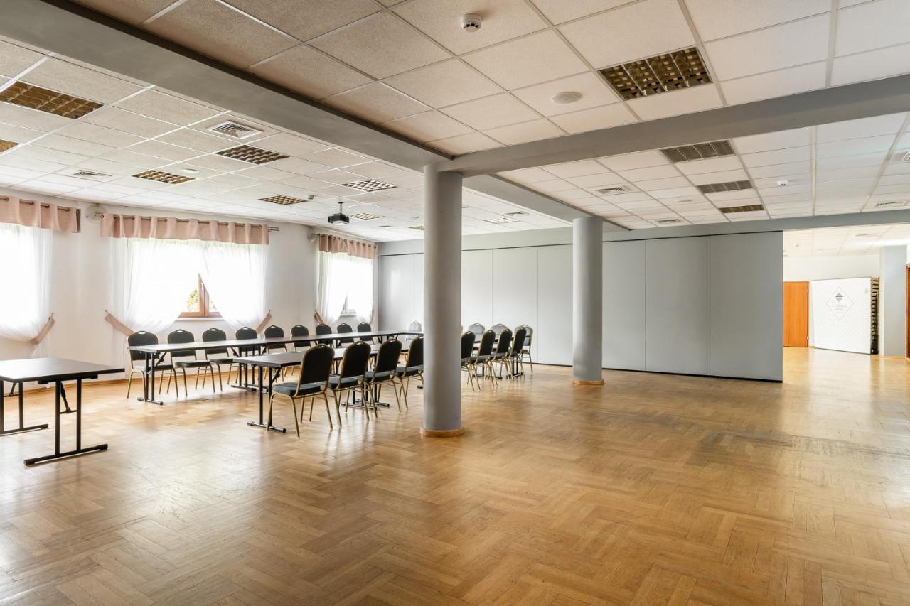 ויסלאו Hotel Vestina מראה חיצוני תמונה