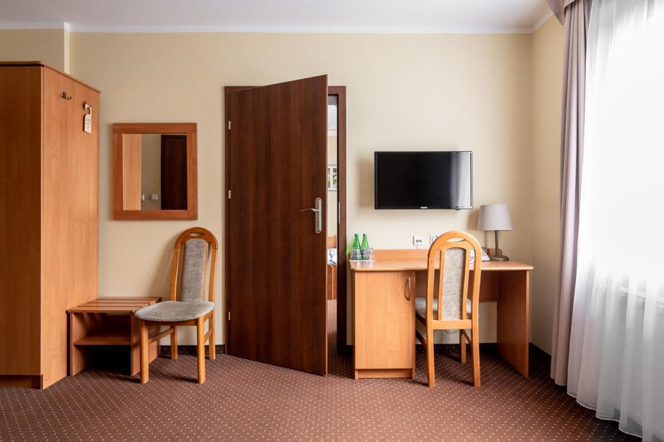 ויסלאו Hotel Vestina מראה חיצוני תמונה