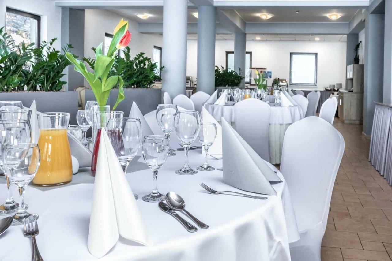 ויסלאו Hotel Vestina מראה חיצוני תמונה
