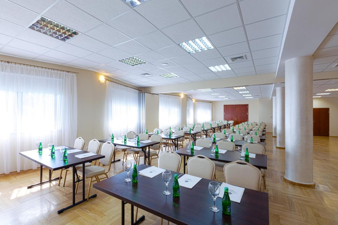 ויסלאו Hotel Vestina מראה חיצוני תמונה
